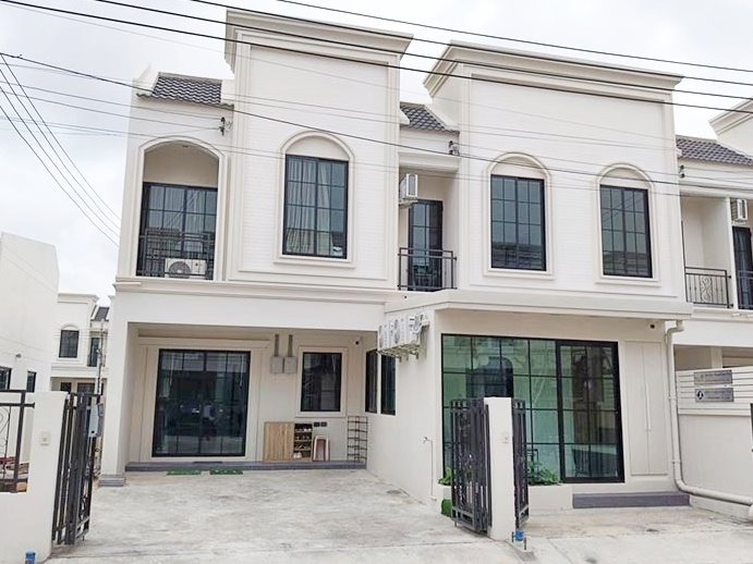 เจเวย์เมคเกอร์ ตกแต่งภายใน